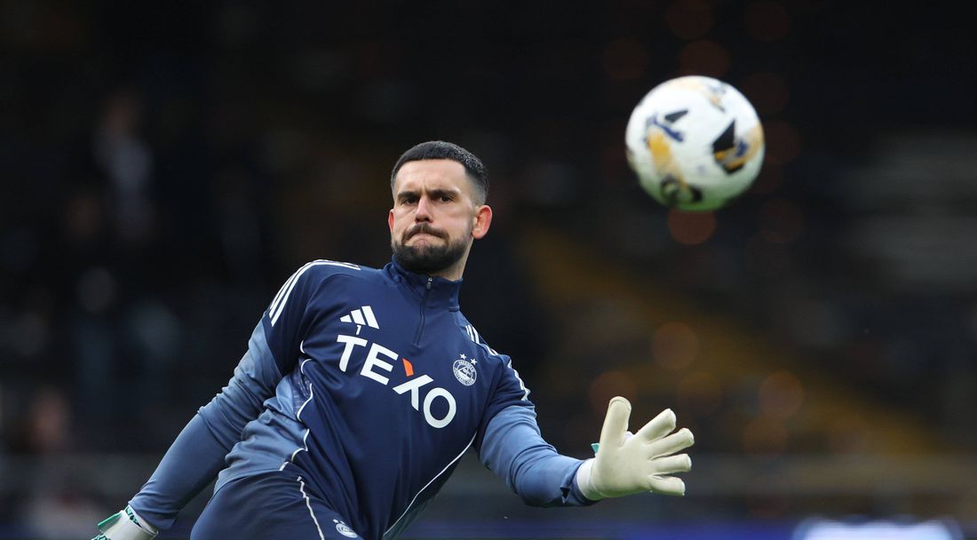 Митов допусна само един гол и Абърдийн най-накрая е в първата шестица