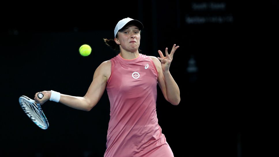 Ига Швьонтек и Ашли Барти продължават към полуфиналите в Аделаида