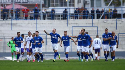  Спартак (Варна) ще поставя осветяване на 