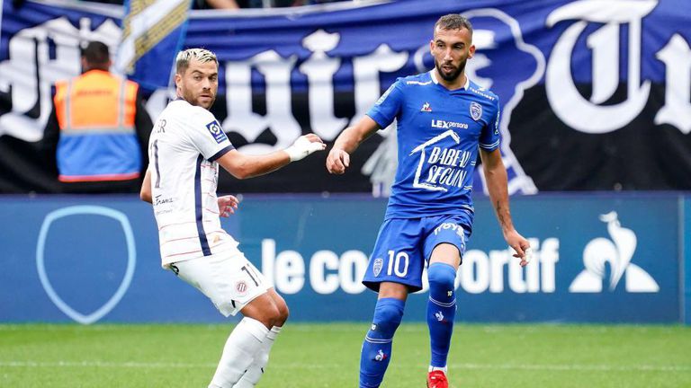  Лига 1 отсрочи втори мач поради позитивни проби 