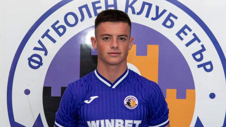 Калоян Митев ще играе за Академик Свищов през пролетния полусезон