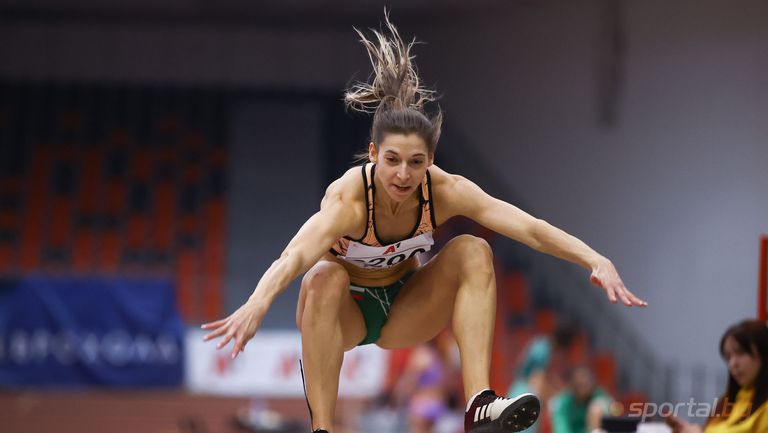 Галина Николова №1 на 60 метра и скок дължина на турнир “Академик”