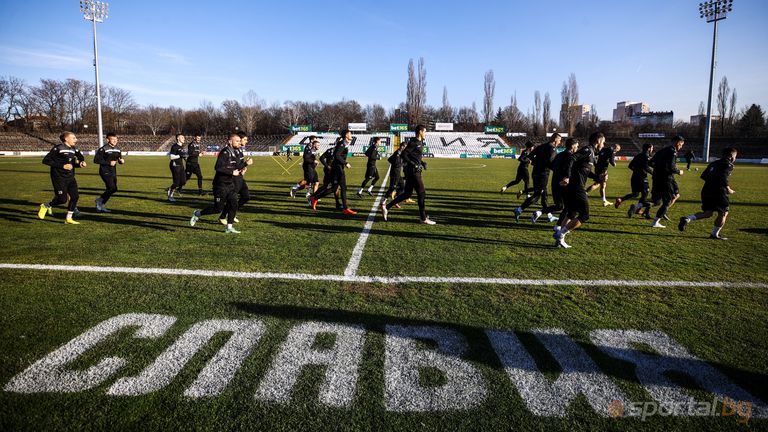 Славия заминава на лагер в Турция с група от 29