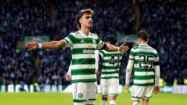 Селтик записа десета победа от 10 мача на собствен терен