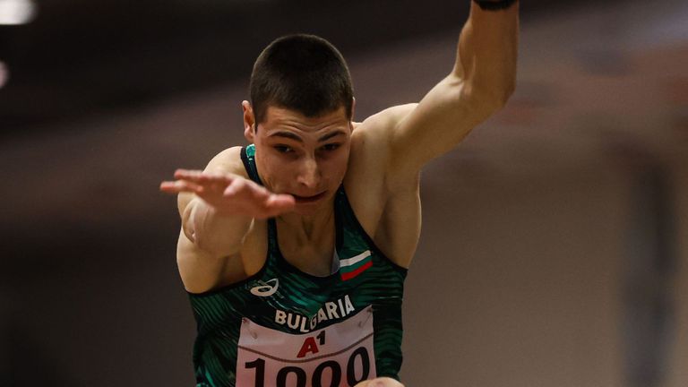 Божидар Саръбоюков оглави световната ранглиста за сезона в скока на дължина при юношите с два национални рекорда