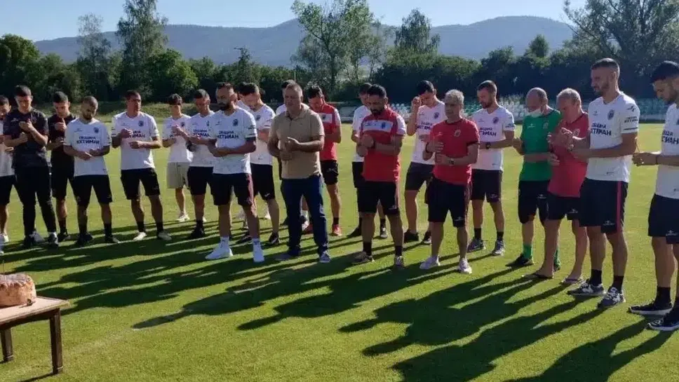 Наредиха програмата на Ботев (Ихтиман)