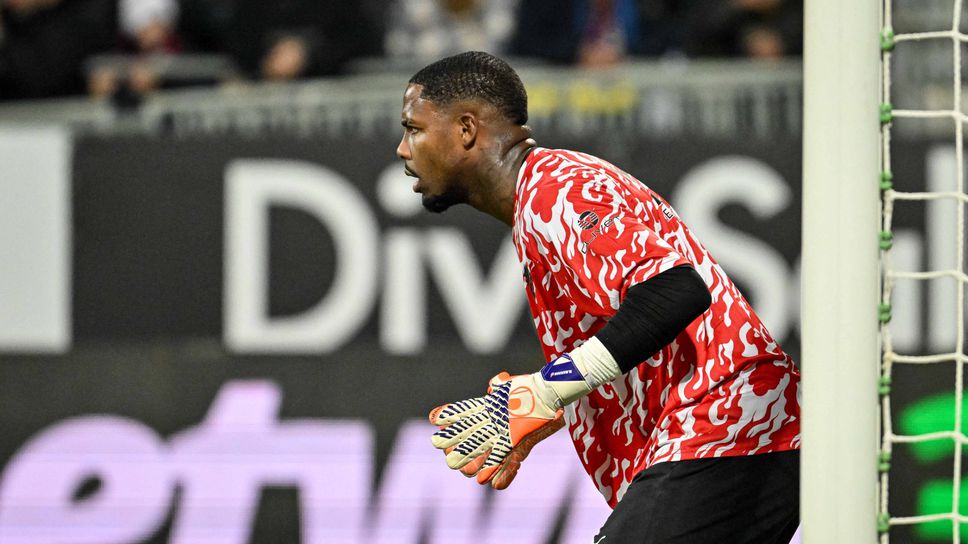 Вратарят Майк Менян е близо до това да поднови договора