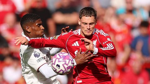 Може ли Ливърпул отново да препъне устремения към титлата Арсенал?