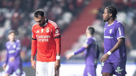 Бенфика с първа загуба при Моуриньо и пропуснат шанс за трофей