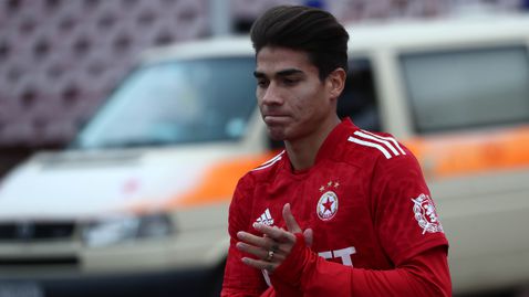  Варела може да е подготвен за дербито с Левски 