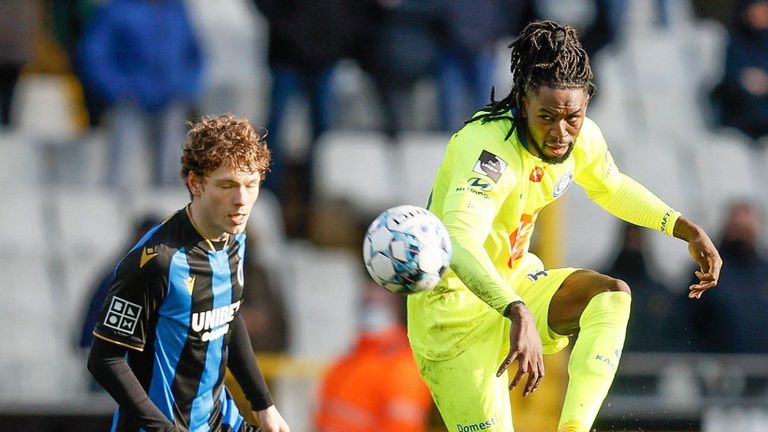  Брюж още веднъж стъпи изкривено 