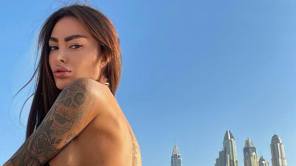 Украинска сексбомба „подпали“ мрежата с полуголи снимки