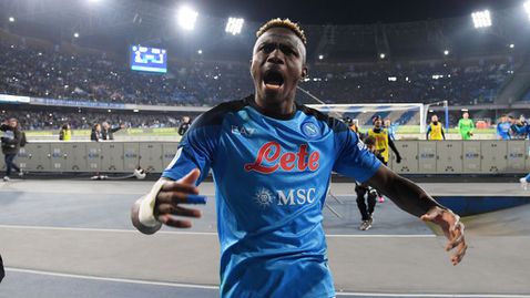  В Ман Юнайтед подготвени да изравнят английския връх, с цел да вземат Осимен, само че Челси не счита да се отхвърля от още разходи 