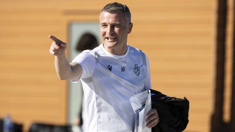 Швейцарският Базел реши да се раздели с треньора си Александър