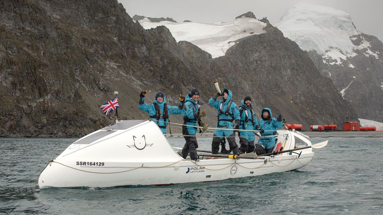 Първата в света експедиция с гребна лодка от Антарктида през