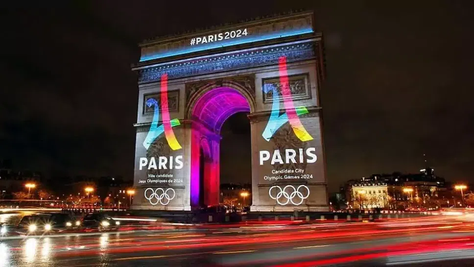 Боксьорка и плувец ще носят знамето на България на Олимпиадата в Париж