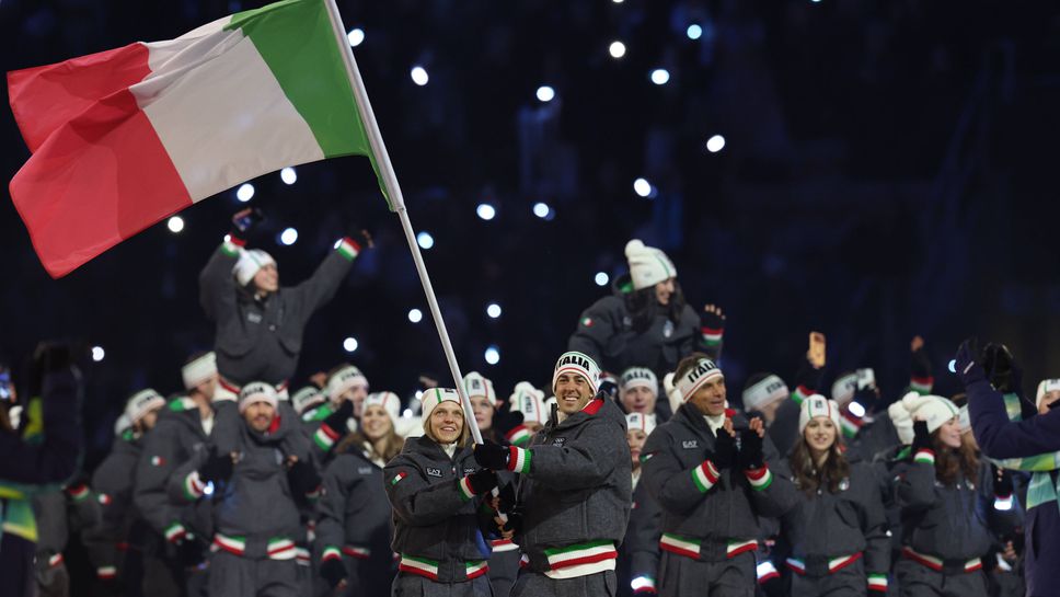 Парадът на спортистите по време на откриващата церемония на Милано
