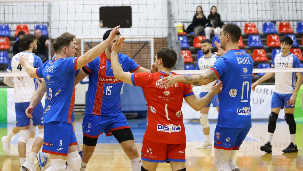 Националите Красимир Георгиев и Светослав Иванов и техният Стяуа Букурещ