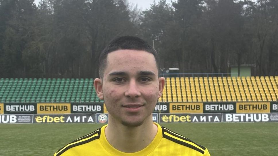 ПФК Добруджа привлече младия талант Ивайло Динев който подписа своя