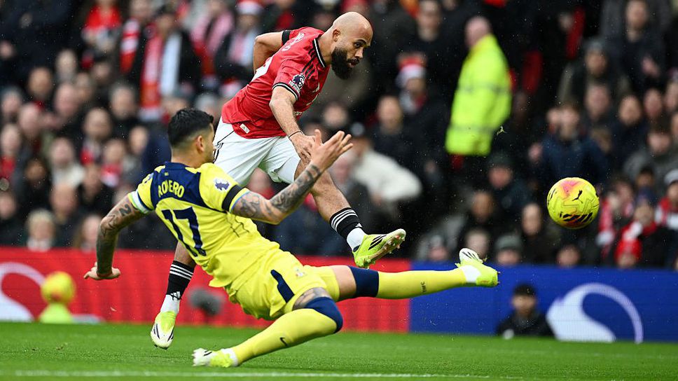 Ман Юнайтед 1:0 Тотнъм, червен картон за "шпорите", Мбемо откри резултата