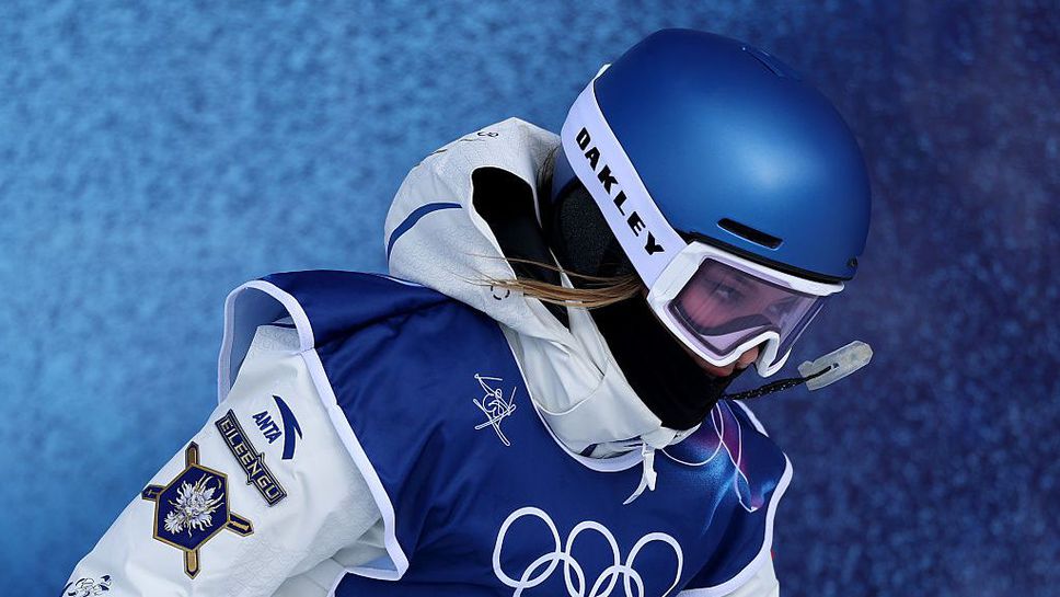 Двукратната олимпийска шампионка Айлийн Гу преодоля падане в първия манш