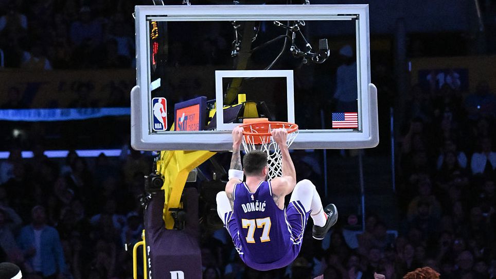 Плеймейкърът на Лос Анджелис Лейкърс Лука Дончич няма да играе