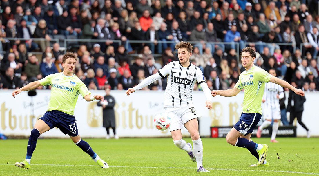 Вместо на върха: тежка загуба обърка сметките на Лукас Петков и Елверсберг