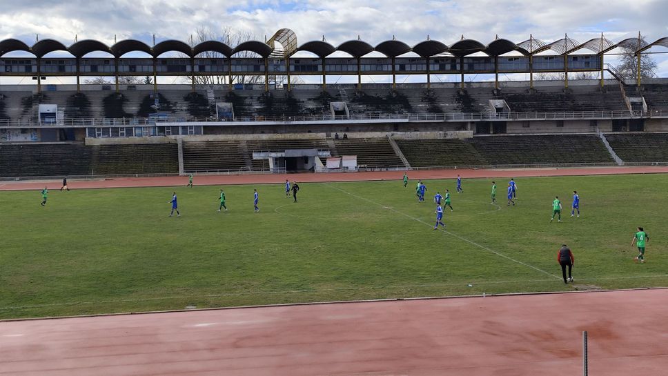 Спартак Пловдив победи гостуващия му Левски Карлово с 4 2