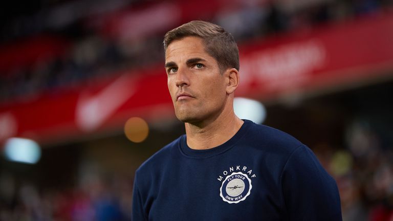 Испанският елитен клуб освободи старши треньора си Роберт Морено обявиха