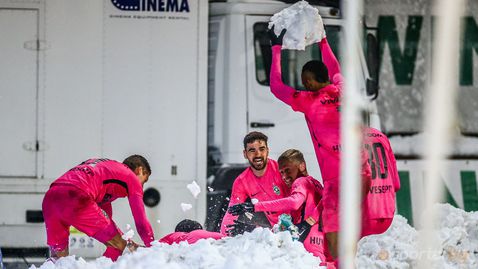  Лудогорец се измъкна в 97-ата минута на калта във Враца 