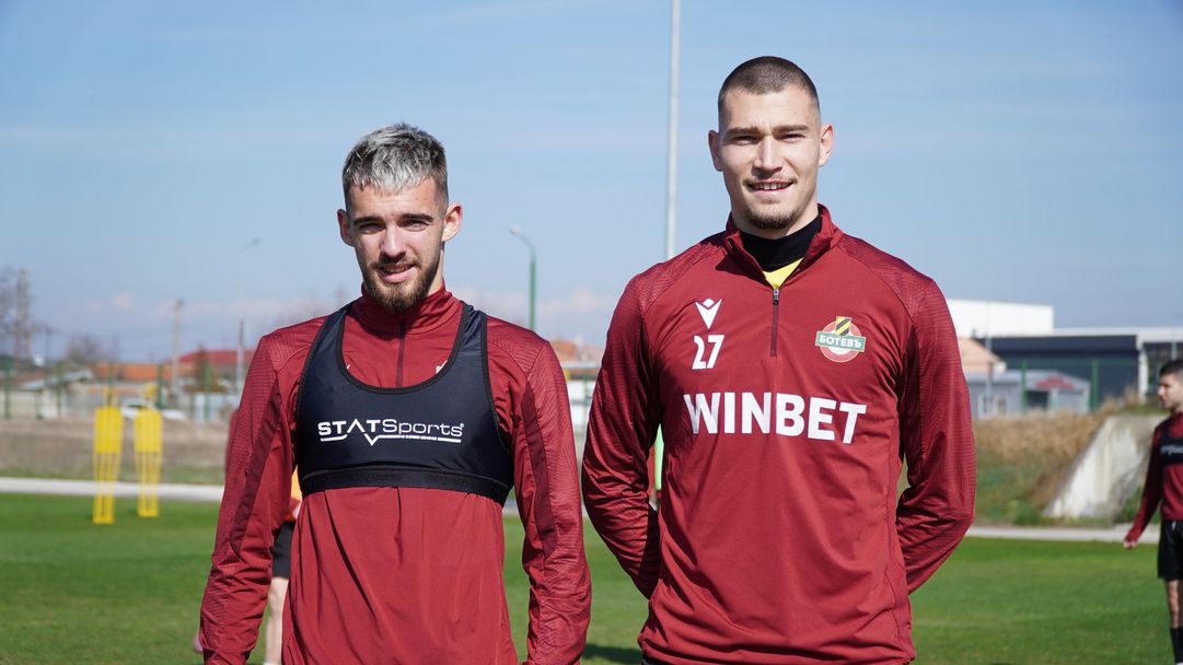 Септември привлече двама офанзивни футболисти