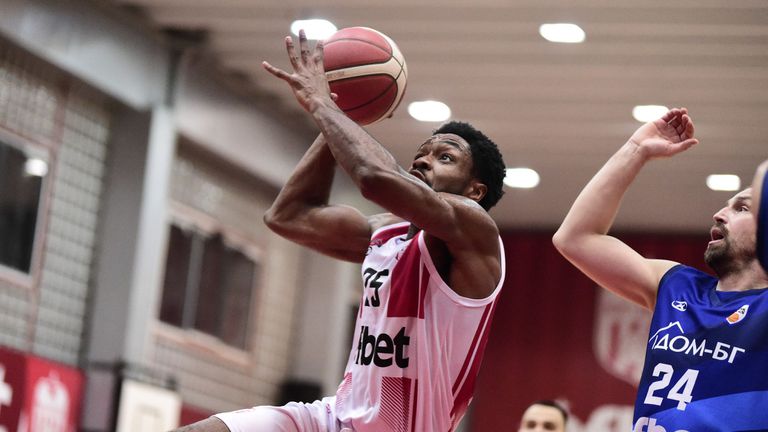 Новата звезда на баскетболния отбор на ЦСКА Таменанг Чо продължава