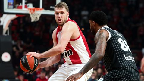 Олимпиакос си отмъсти на балкански съперник, Везенков пак блести