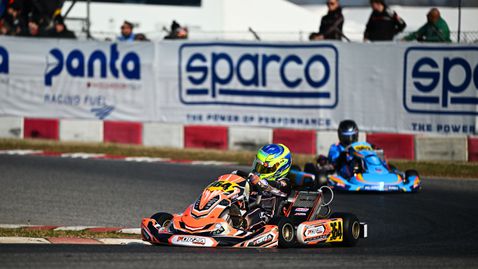 Наказание извади Алекс Лазарус от челото на колоната