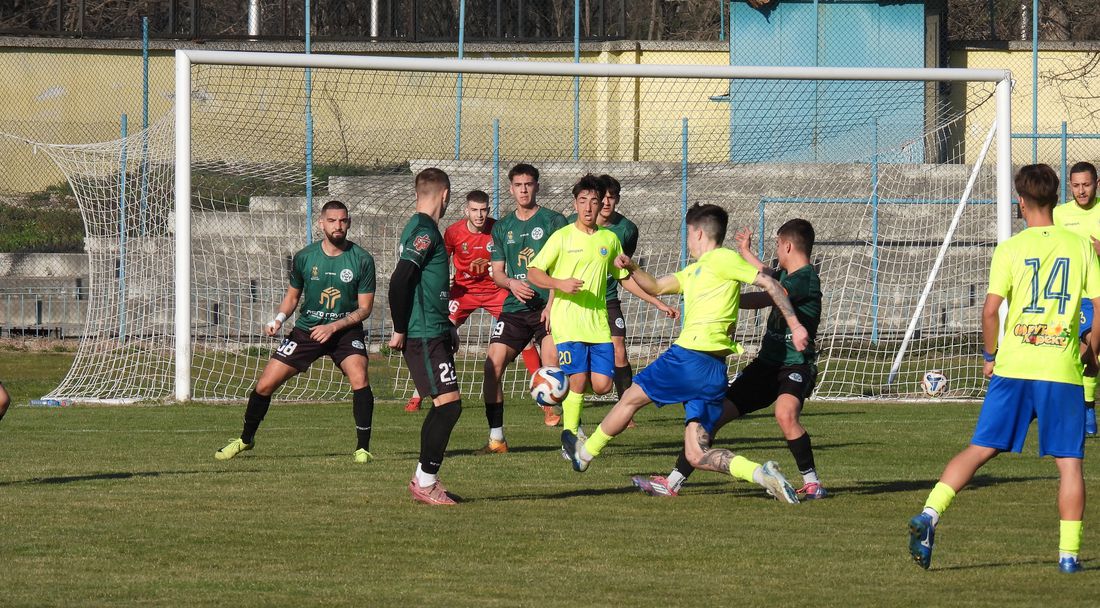 Марица (Пловдив) срази Нефтохимик за минути