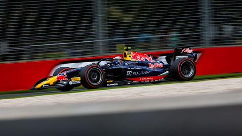 Никола Цолов имаше скорост, но не успя да стартира сезона във Формула 2 с точки