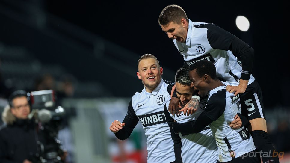 Тази вечер Локомотив Пловдив проведе последното си занимание преди домакинството