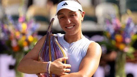 Пегула триумфира в Чарлстън с първа титла на клей