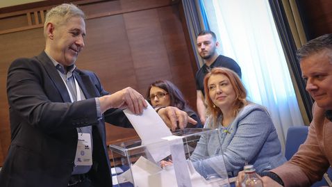  Общото заседание на БОК се нападна с идентични искови молби 