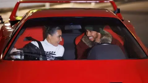 Официализира ли Люис Хамилтън връзката си с Ким Кардашиян?