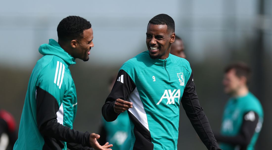 Исак в групата на Ливърпул за първи път от декември насам