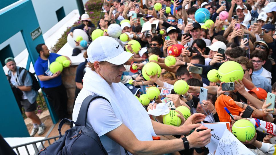 Синер започна по план в Монте Карло