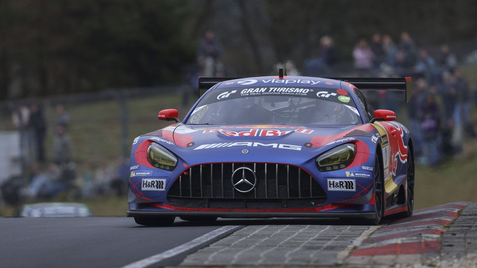 Как Макс Верстапен изуми опитните пилоти на "Нюрбургринг"