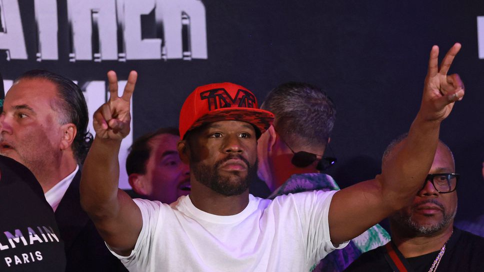 Пакяо призова Мейуедър да подпише, за да си няма проблеми