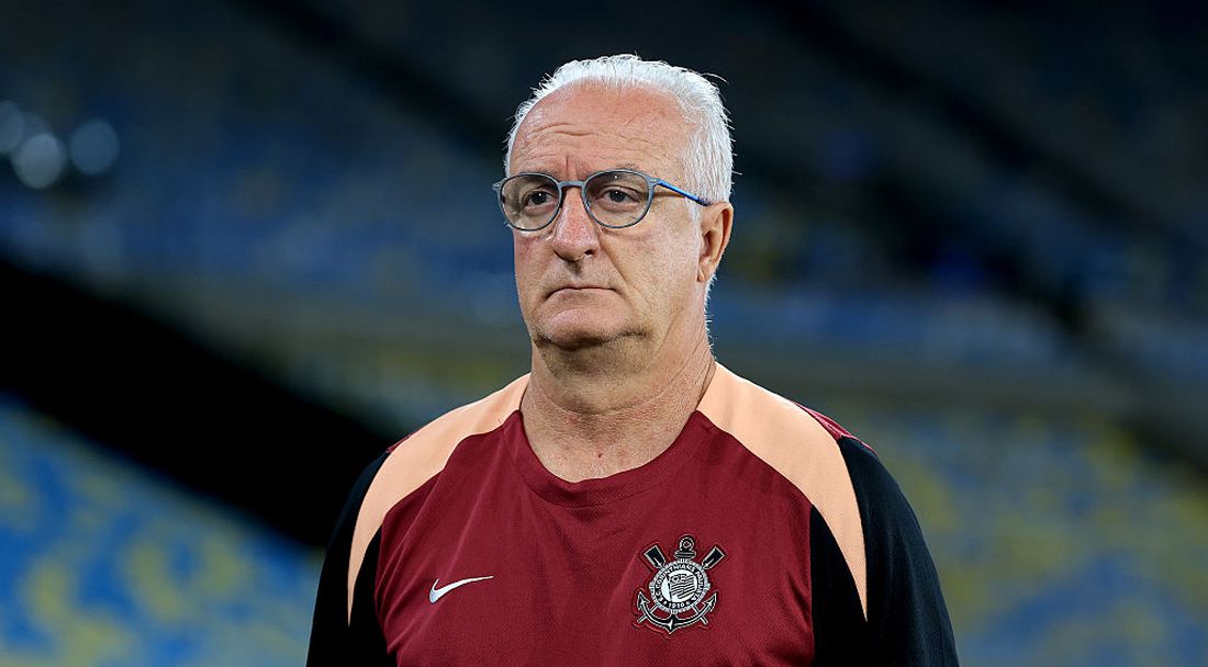 Водил Бразилия пое временно Коринтианс