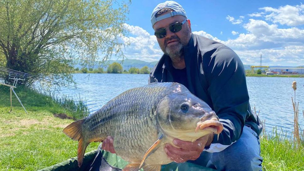 Треньорът на Черноморец се похвали със сериозен улов🎣