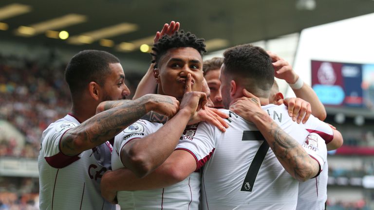  Астън Вила нанесе сериозен удар по упоритостите на Бърнли 