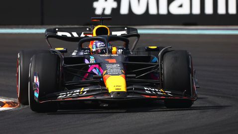  Непоколебимият Верстапен победи в Маями 