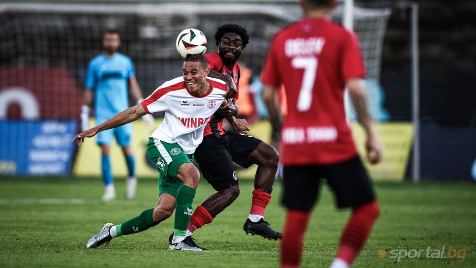 Локомотив (София) 2:0 Ботев (Враца), два бързи гола за домакините