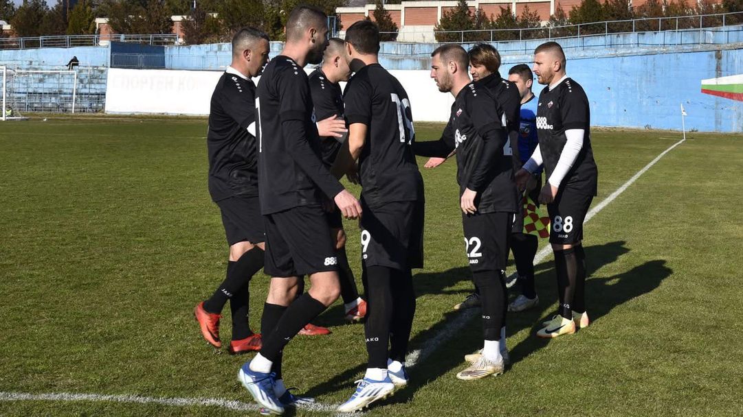 Септември (Симитли) изпусна Балкан в Крупник